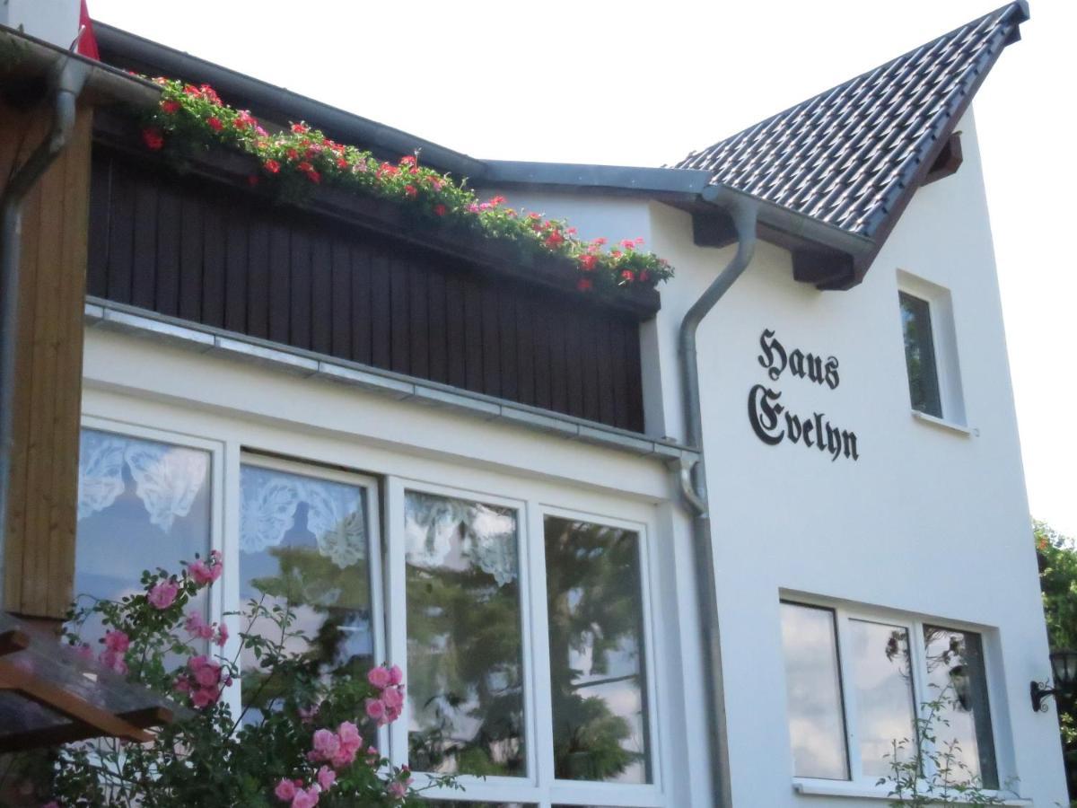 Gast-& Logierhaus Am Rheinsberger See Екстериор снимка